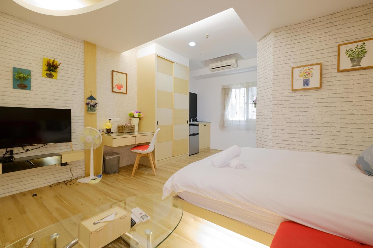 Color Fun Inn Kaohsziung Kültér fotó