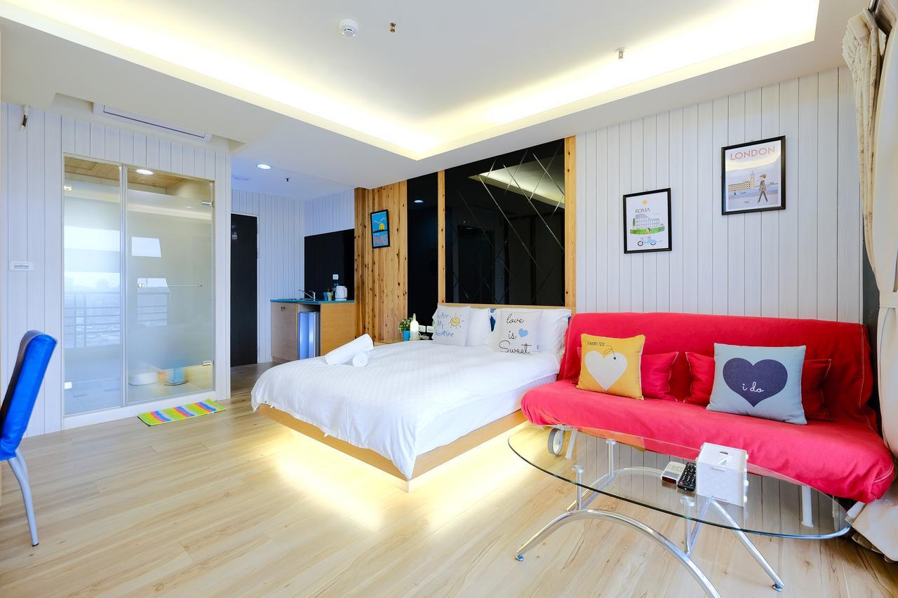 Color Fun Inn Kaohsziung Kültér fotó